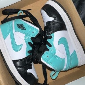 Toddler shoes 6C air Jordan